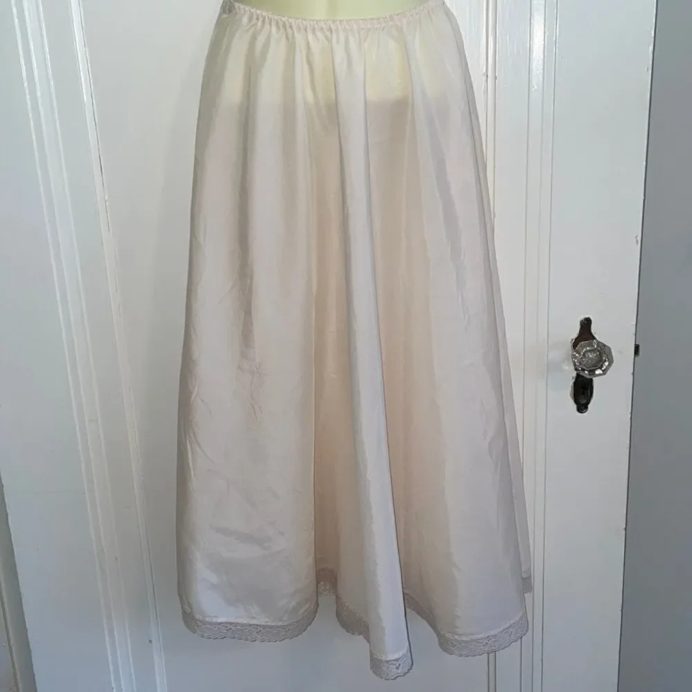 Vtg Wondermaid extremely light pink full skirt half slip - Picture 1 of 7